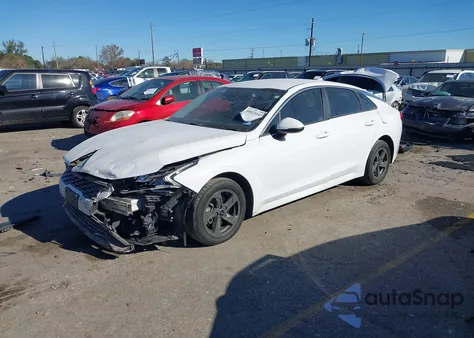 2022 Kia K5 Lx z USA, uszkodzony, nr VIN 5XXG24J20NG123609